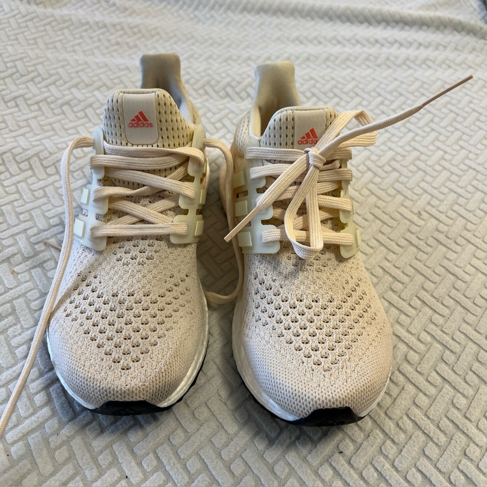 Adidas Ultraboost 1.0 light pink